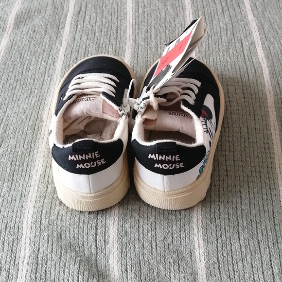 Minnie Mouse Sneakers - Picture 4 of 4